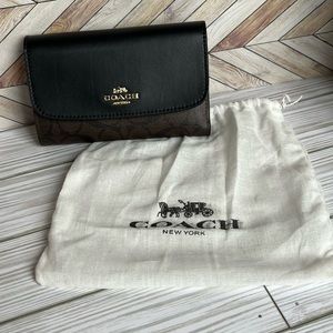 NWT! Coach Wallet Trifold Brown and Black